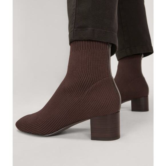 Everlane The Glove Ankle Boot in Dark Brown Size 7 New without Box! - Picture 1 of 13